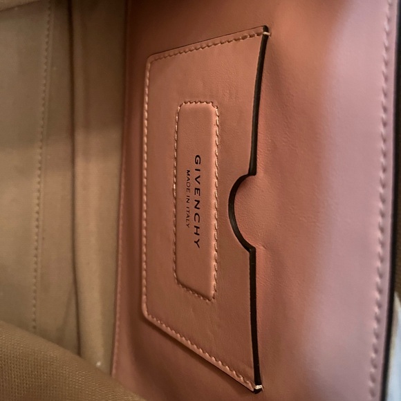 Authentic Givenchy Antigona - Picture 11 of 12